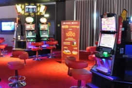 Las Vegas by Play Park Caresanablot Slot Hall